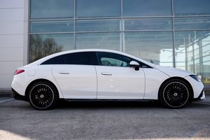 Bonne affaire pour un Mercedes-Benz EQE 500 4MATIC 2023 - Prêt à être expédié - Product Image 2