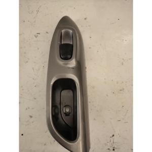 Panneau de boutons arrière gauche NISSAN Juke 1ère série 254111KL5A (10>13) - Product Image 1