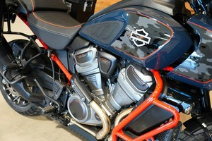 Motocicleta Todoterreno y de Carretera Explorer PACVO de Alto Rendimiento - Product Image 3