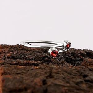 Anillo de granate natural hecho a mano 925 plata esterlina sólida Color rojo forma redonda 925 Plata estampada anillo de joyería de plata hecho a mano - Product Image 2