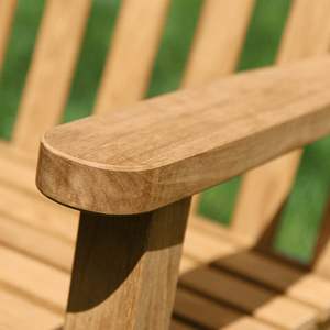 Bancs de jardin d'extérieur en bois de teck massif au design moderne Bancs de meubles de série pour applications de parc - Product Image 3