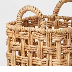 ตะกร้าผักตบชวาทำด้วยมือพร้อมด้ามจับบิดเปิดตาหมากรุก - Product Image 5