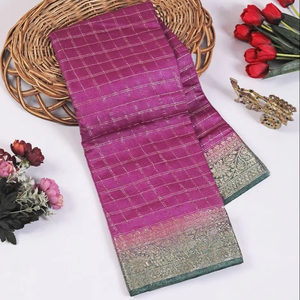 Beautiful Lite Weight Saree Soft Flowing Crape avec un beau tissage - Product Image 1