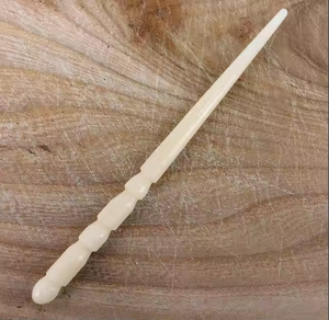 Aguja de Hueso Pulida Ecológica con Forma de Animal para Manualidades Tradicionales de Crescent Crafts - Product Image 2