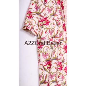 Robe de luxe pour femme en coton 100% respirant, courte, à manches trois quarts, à cordon de serrage, à col en V, à fleurs tissées vintage, faite à la main - Product Image 2