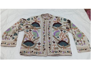Chaqueta de Terciopelo Premium Bordada con Cuello Mao, Técnica de Tejido para Fiestas de Invierno y Ocasiones Festivas, Ropa Étnica - Product Image 3