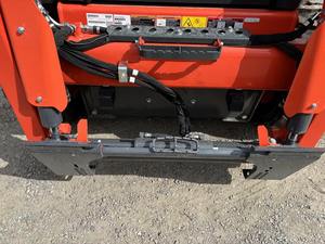Chargeuse compacte Kubota SSV65 2024-Puissance compacte, levage vertical et performance à usage intensif - Product Image 2