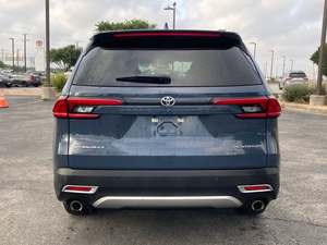 Bonne affaire pour le Toyota Grand Highlander Hybrid Limited AWD premium 2024 - Product Image 3