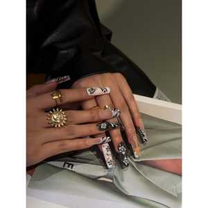 Blush Rebellion Press-On Nail Art - Product Image 2