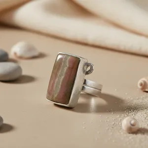 Bague en argent 925 avec rhodonite pour femmes, bijoux en pierres précieuses, cadeau, accessoire élégant et stylé - Product Image 1