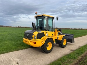 Volvo L30G 240Std Mini Front Wheel Loader 906 1288 Hrs EPA Engine with Gearbox and Pump - Product Image 5