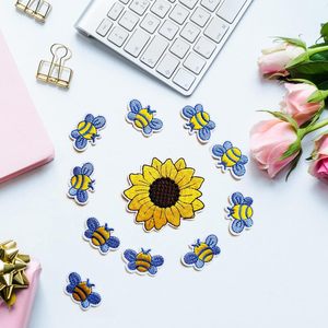 Patch abeille fer sur, 10 pièces patchs brodés couleurs mélangées appliques patchs croisés pour vêtements vestes sacs à dos jeans - Product Image 2