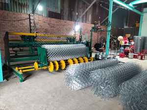 Fabricant automatique de machine de barrière de maillon de chaîne offrant des options simples et doubles de fil - Product Image 2