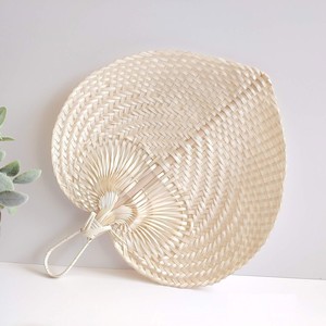 Abanico de bambú de mano, calidad asegurada, colores personalizados, hojas de palma, precio barato, logo privado, regalos de boda para invitados - Product Image 4