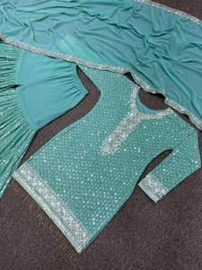 La fête était belle fantaisie lourde broderie et paillettes travail Top - Sharara avec Dupatta - Product Image 2