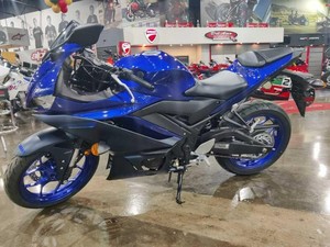 Achetez maintenant la nouvelle moto sportive Yamaha YZFR3 2024 à vendre avec GARANTIE - Product Image 1