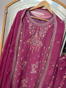 เสื้อใส่ไปปาร์ตี้ของผู้หญิงสินค้าออกแบบอินเดียเสื้อใส่ไปปาร์ตี้หนักทำจากผ้าไหมผ้าจอร์เจียและเสื้อปักลายแนวพาลาซโซ - Product Image 2