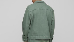 Veste denim Oem verte délavée à l'avant à double poche personnalisée pour hommes Veste denim à manches longues grande taille pour unisexe - Product Image 3