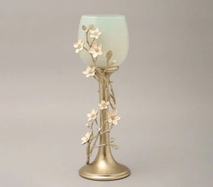 Bougeoir décoratif en aluminium doré de haute qualité avec verre ouragan vert, idéal pour centre de table et décoration. - Product Image 6