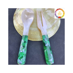 Cuillères élégantes en nacre naturelle pour dessert au caviar et approvisionnement en vrac de cuisine fine disponibles à des prix compétitifs - Product Image 2