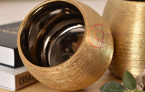 El jarrón de flores taxture con acabado dorado permite que cualquier habitación de la Oficina de bodas use una maceta con su producto a precio de favruorita Compre Ahora - Product Image 5