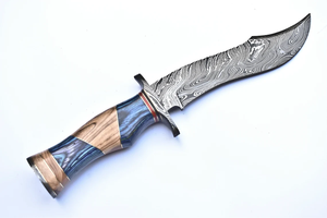 Cuchillo de caza Bowie de acero de Damasco hecho a mano personalizado con mango de madera - Product Image 5