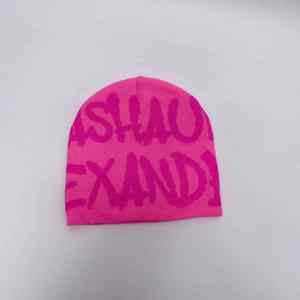 Gorro de punto grueso premium hecho a medida para brindar durabilidad, estilo y calidez, garantizando comodidad duradera durante las temporadas de invierno. - Product Image 2