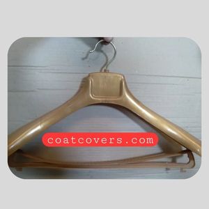 ไม้แขวนเสื้อผ้าพลาสติกสีทองขนาด19นิ้วพร้อมสัมผัสนุ่มสำหรับตู้เสื้อผ้าหรือตู้โชว์เสื้อผ้าหรูหรา - Product Image 1