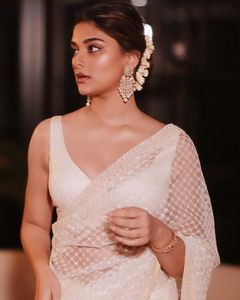 Look élégant Sexy Bollywood Style Georgette Séquence Broderie Travail Saree Blouse Pour Femmes Fabricant De Surat Inde - Product Image 3