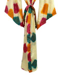 Robe kimono patchwork à la mode, couvre-bikini, vêtement de nuit, robe longue, kimono en soie recyclée vintage indienne fait à la main - Product Image 3