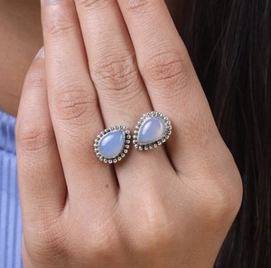 แหวนเงินสเตอร์ลิง925แข็งสำหรับผู้หญิงแหวนพลอยสีโอนิกซ์ประดับเพชรลูกแพร์สองเม็ดทำจากโรงงานขายส่ง - Product Image 1