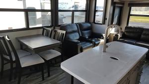 Remolque de Camping de Aluminio Usado 2022 Keystone A-v-a-l-a-n-c-h-e 372MB, Económico, para Exteriores, Venta al Por Mayor - Product Image 5