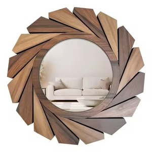 Miroir mural irrégulier élégant avec cadre en bois massif pour chambre à coucher et salon - Product Image 2