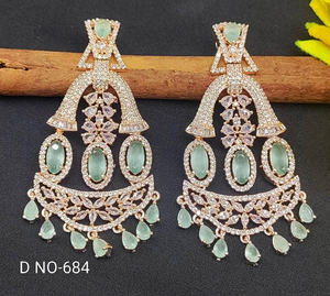 Pendientes colgantes de diamantes brillantes con exquisita artesanía Ideal para regalos y celebraciones de fiestas para mujeres de la India - Product Image 3