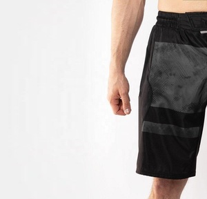 กางเกงขาสั้น MMA ของผู้ชายแบบผ้าดูดความชื้นสีดำและสีเทากางเกงขาสั้นป้องกันการฉีกขาดแบบกำหนดเองในราคาที่ดีที่สุด - Product Image 5