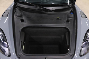 Sedán Deportivo de Lujo de 2 Puertas de Alto Rendimiento 2024, Automático, Volante a la Izquierda, Diseño Aerodinámico R17, Interior Premium, Aleación de Aluminio - Product Image 6