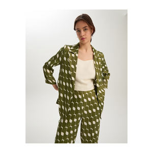 เสื้อแจ็คเก็ตผ้าซาตินวิสโคสพิมพ์ลาย BGN สำหรับผู้หญิง S24J349 - Product Image 5