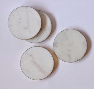 Sous-verres décoratifs en laiton marbré incrusté de 4 sous-verres de Noël populaires pour la maison, l'hôtel et le restaurant au prix d'usine - Product Image 2