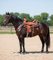 Selle de cheval western en cuir et bois faite à la main avec surpiqûres de qualité supérieure, taille et logo personnalisables, durable pour l'équitation en trail et l'entraînement