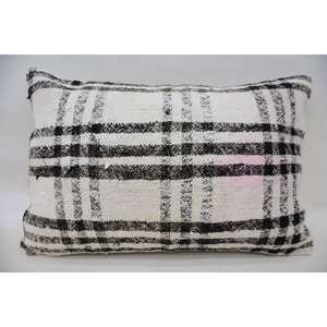 หมอนตกแต่งงานผ้าขนแกะลายวินเทจสีเทา16X24นิ้ว - Product Image 1