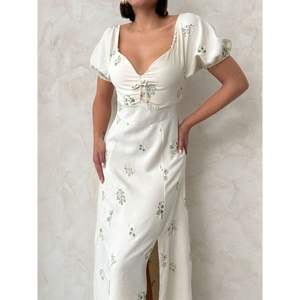 Robes décontractées en lin en gros avec broderie, élégantes et confortables - Product Image 5