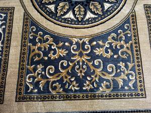 Tapis brodé d'excellente qualité pour la maison et le bureau Disponible à un prix abordable Tapis Kashmiri - Product Image 2