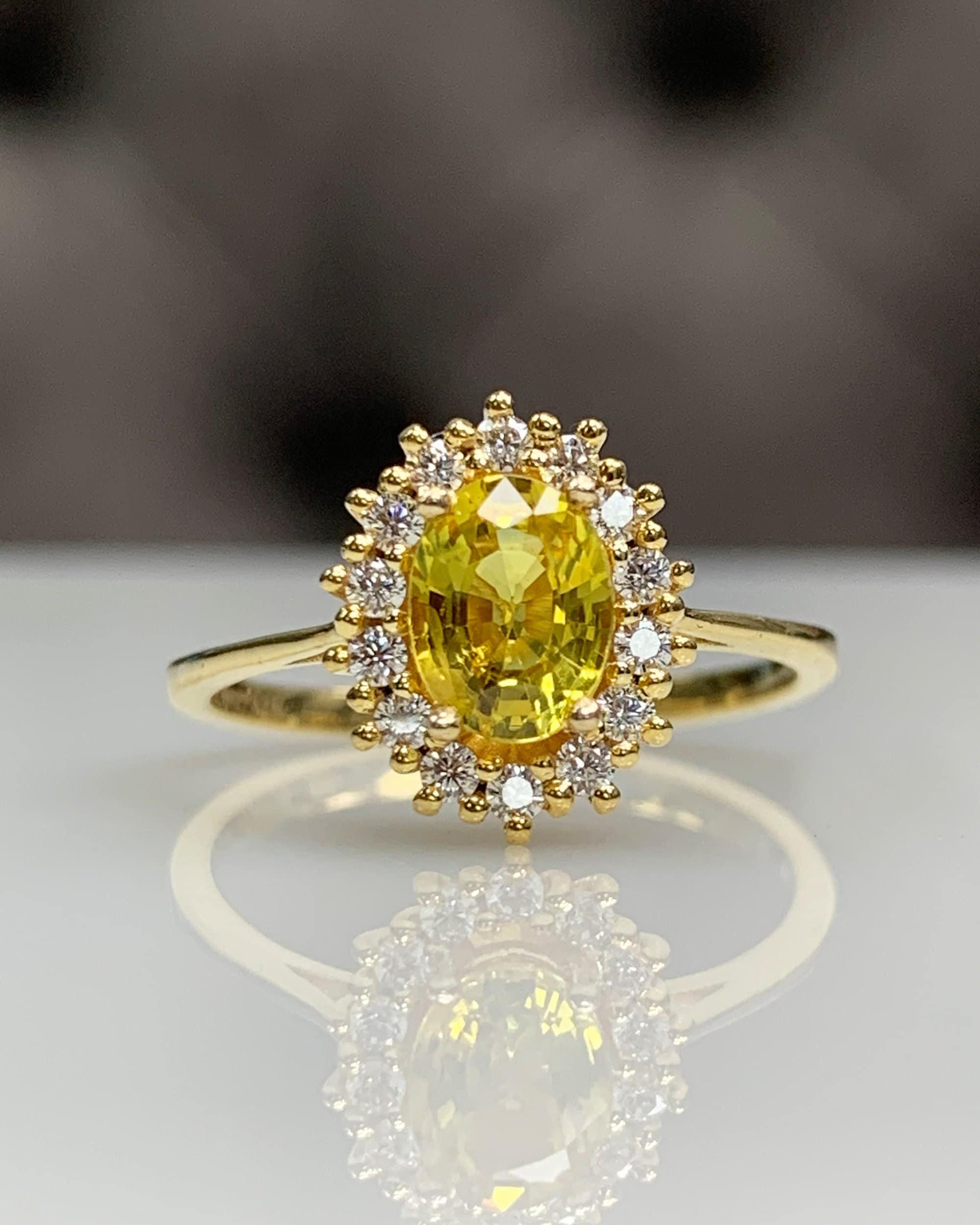 สีเหลือง