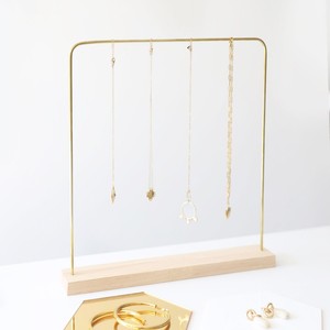 Élégant porte-bijoux en or porte-collier et porte-bracelet, porte-bijoux en métal et bois - Product Image 1