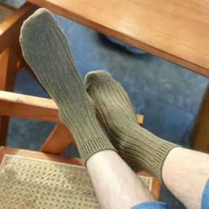 Calcetines de vestir deportivos de alta calidad para hombre, lana colorida, algodón suave, transpirable, diseño de tripulación antibacteriano, parte inferior clásica antideslizante - Product Image 1