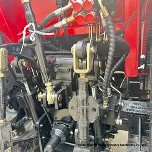 Tracteur à roues Massey Ferguson Mf 385 4WD - Product Image 4