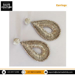 Pendientes colgantes de cuentas de tubo de oro de alta calidad de origen indio, ropa de fiesta de diseñador para mujer para compra a granel genuina - Product Image 4