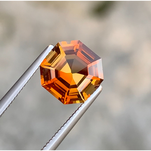 Turmalina natural de corte Asscher excelente de 2.50 CT, color atardecer, proveniente de Tanzania. - Product Image 1