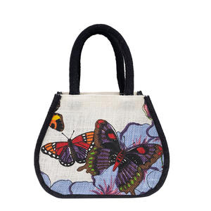 Sacs à provisions fourre-tout sacs de jute d'impression de mode à l'extérieur de la poche fabriqués en Inde Bengale occidental à Kolkata - Product Image 1