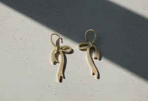 Boucles d'oreilles Premium Full Stone AD CZ Bijoux fantaisie polonais en or élevé Idéal pour les femmes Tenues de fête et célébrations festives - Product Image 3